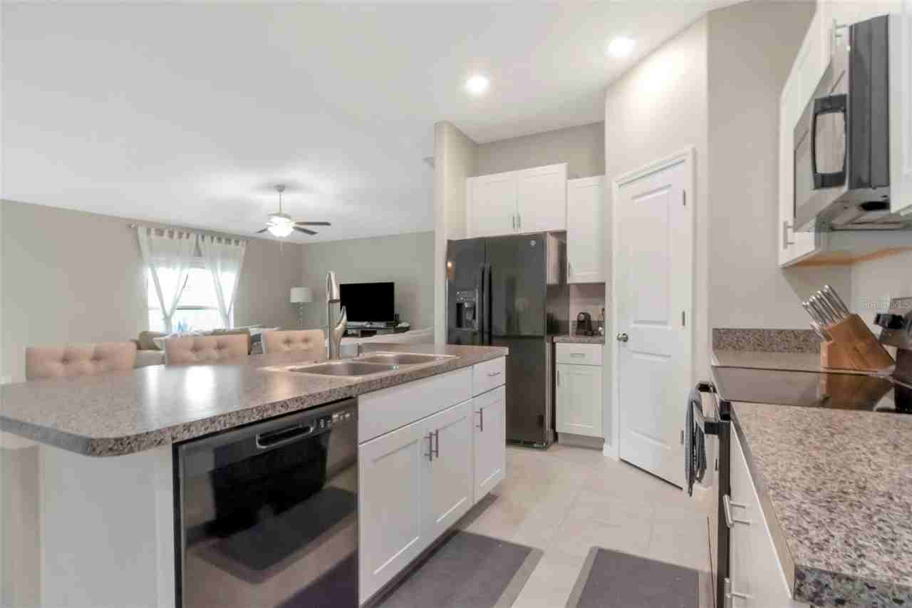 11527 Sage Canyon Dr - Photo 4 of 25