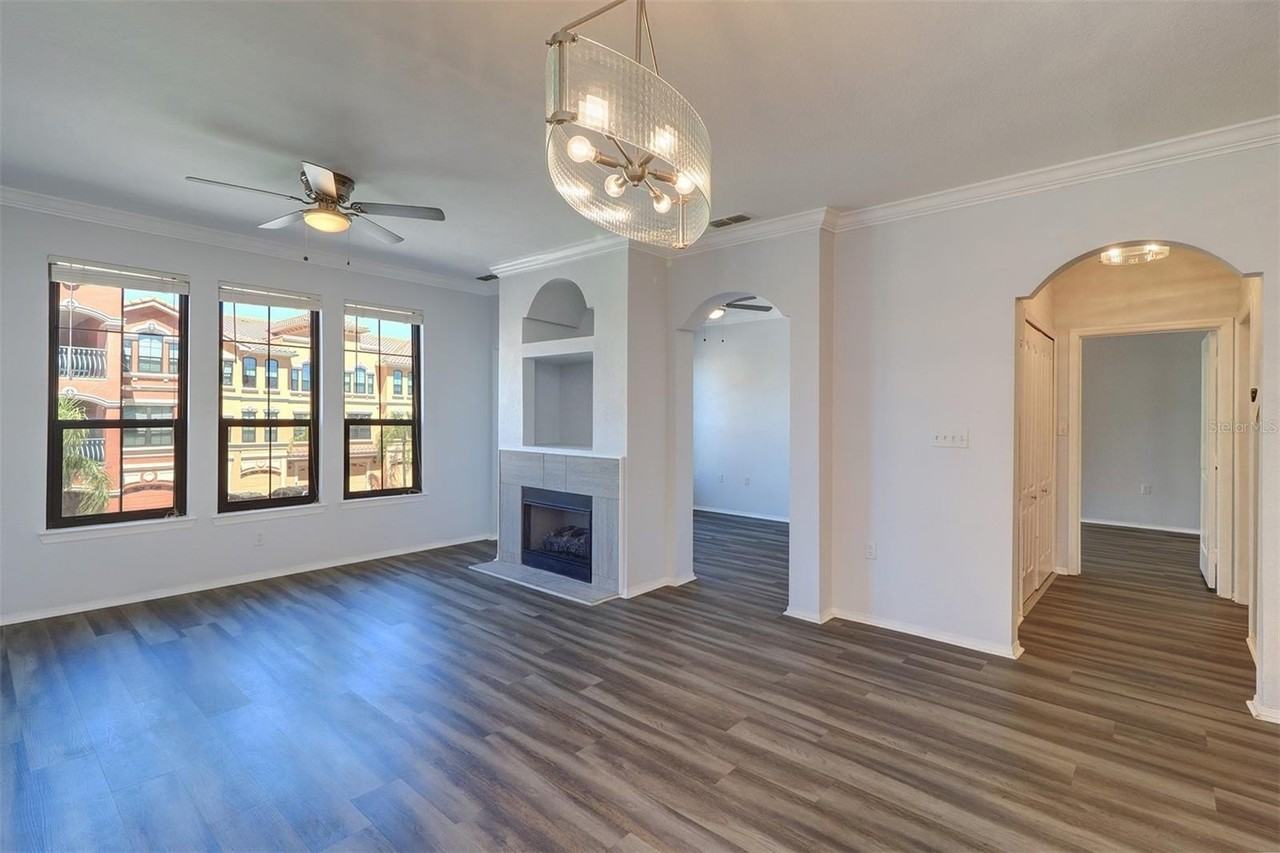 2722 Via Tivoli #422B - Photo 3 of 49