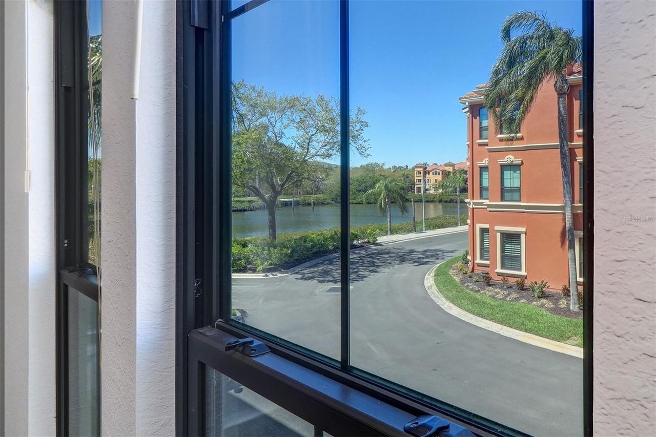 2722 Via Tivoli #422B - Photo 5 of 49