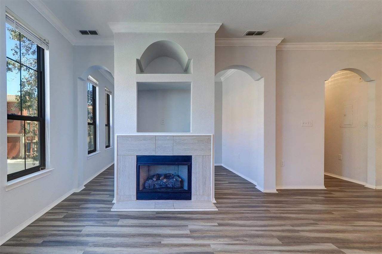 2722 Via Tivoli #422B - Photo 6 of 49