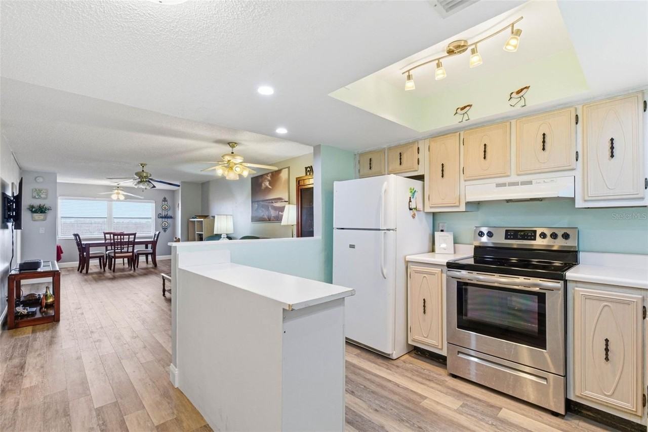 801 83rd Ave N #510 - Photo 2 of 42