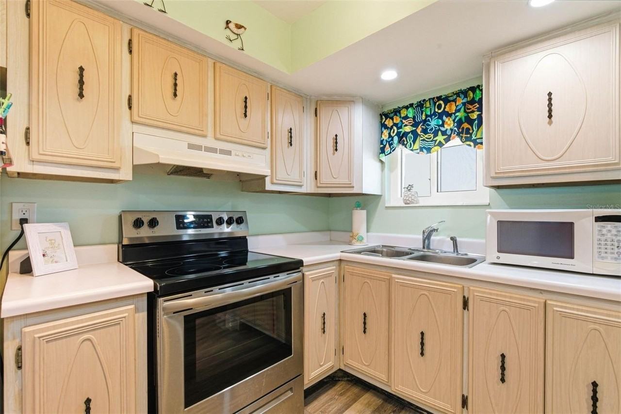 801 83rd Ave N #510 - Photo 7 of 42