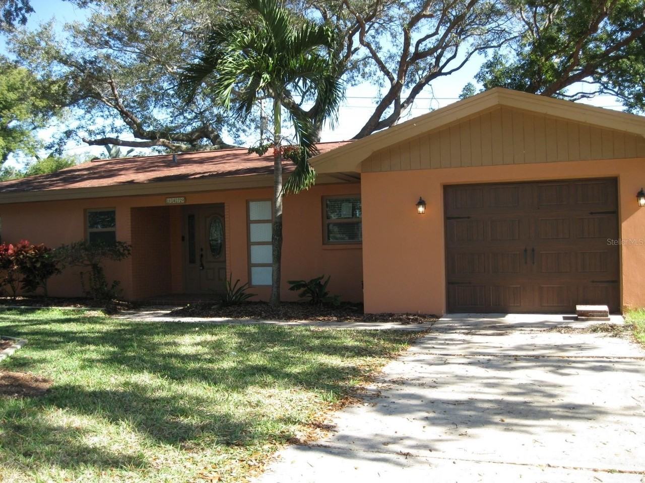 1479 Ruth Rd - Photo 2 of 48