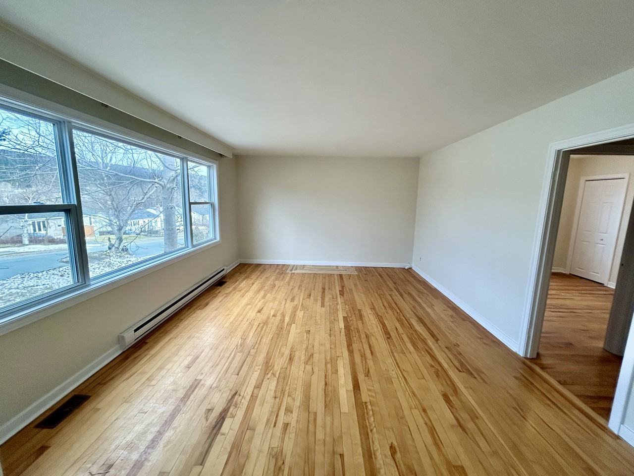 169 University Ave #MAIN - Photo 3 of 12