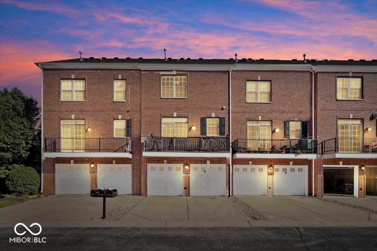 11910 Riley Dr #2 - Photo 2 of 27