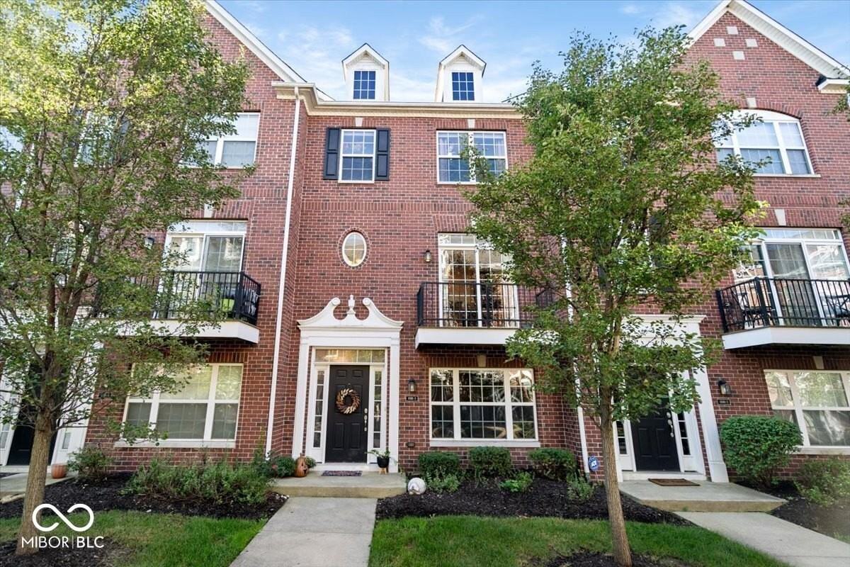 11910 Riley Dr #2 - Photo 3 of 27