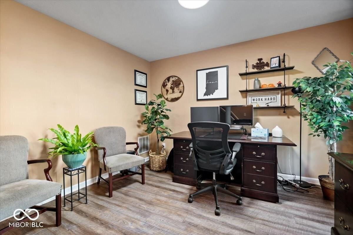 11910 Riley Dr #2 - Photo 5 of 27