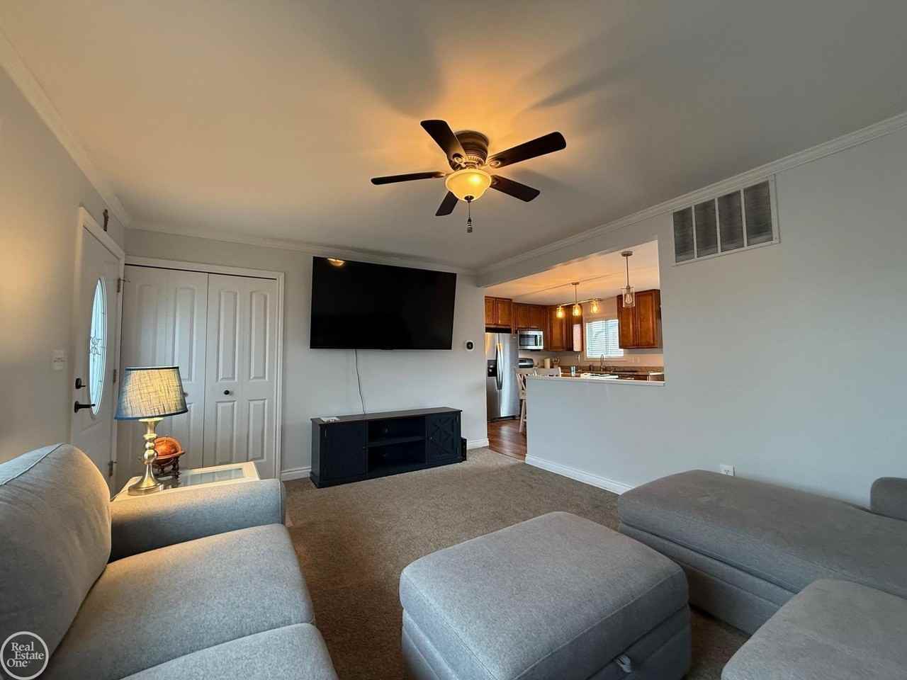 45961 Edgewater Dr - Photo 6 of 32