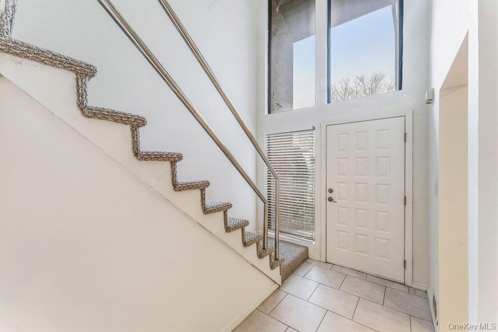 124 Foxwood Dr - Photo 2 of 46