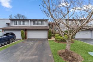 124 Foxwood Dr - Photo 1 of 1