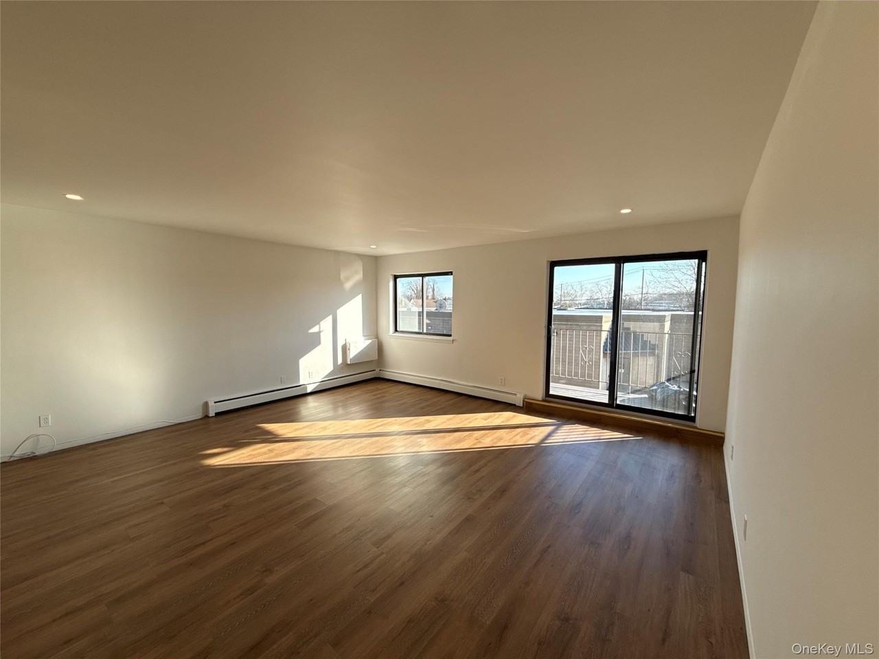 142 Trenchard St Apt 1d - Photo 4 of 17