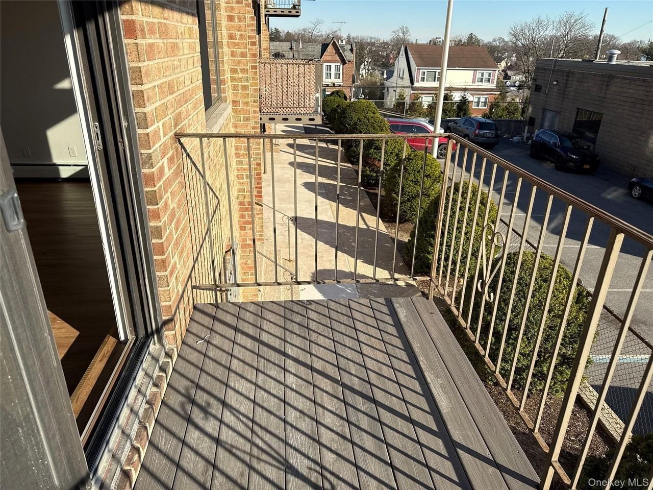 142 Trenchard St Apt 1d - Photo 5 of 17