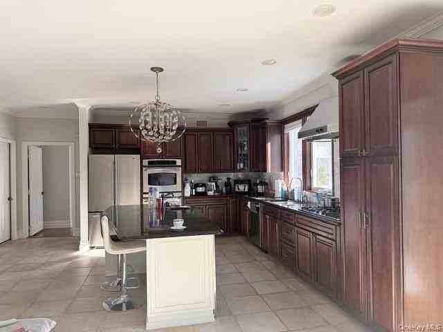 316 Roxbury Rd S - Photo 4 of 20