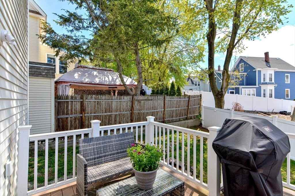 28 Richardson St Unit 1 - Photo 4 of 35