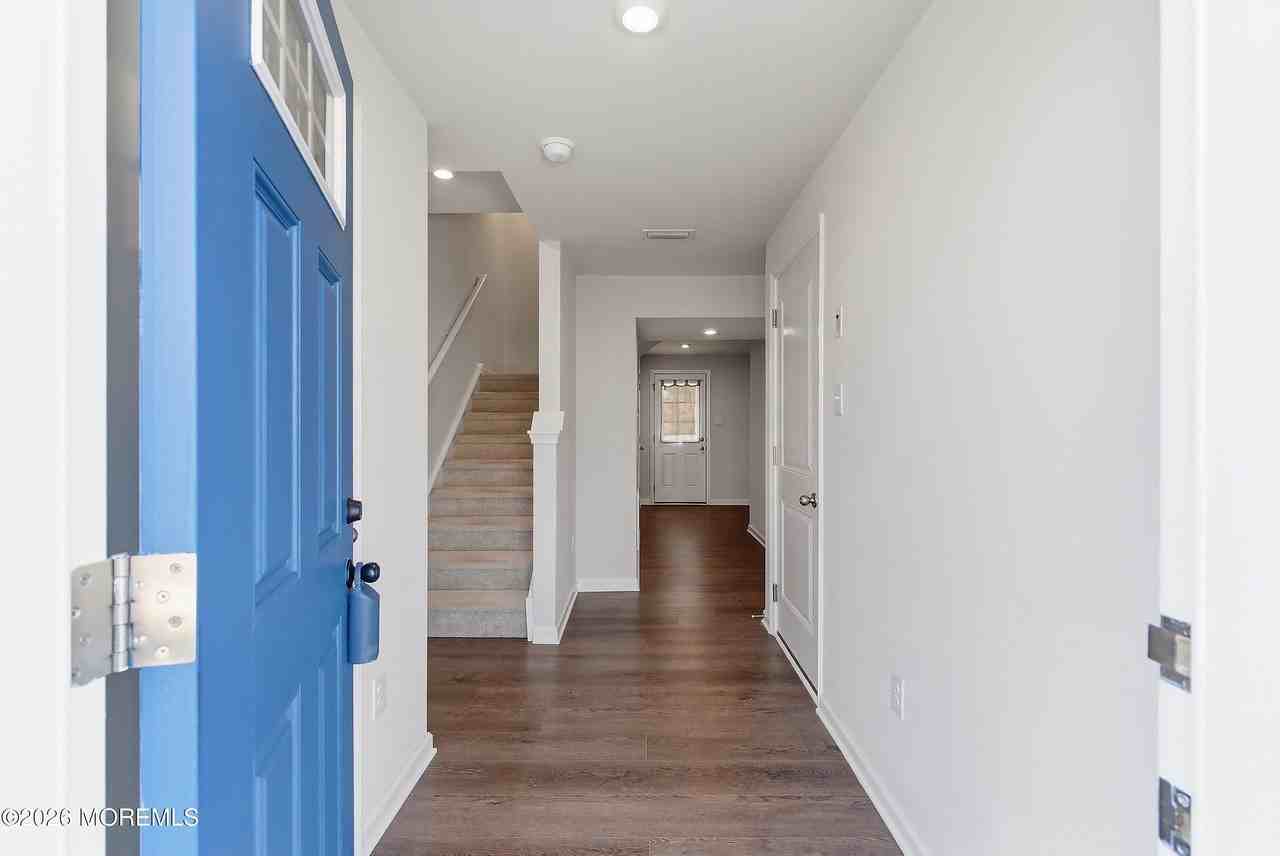 604 Cyprus Ct - Photo 2 of 20