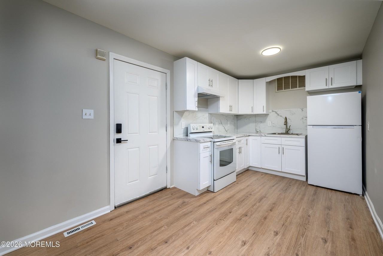 114 Watson Avenue unit: 1 - Photo 3 of 13