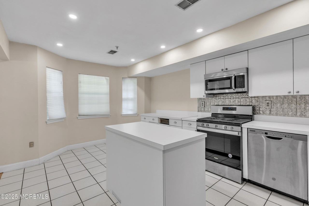 2106 Grassy Hollow Drive - Photo 3 of 14