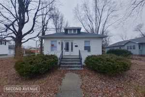 featured image of 601 E 4th St