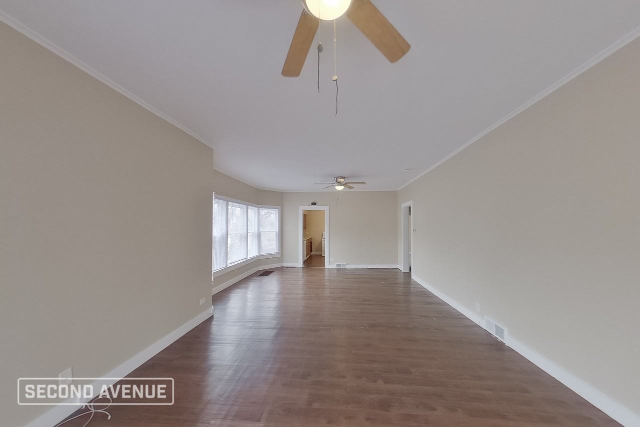 601 E 4th St - Photo 4 of 19