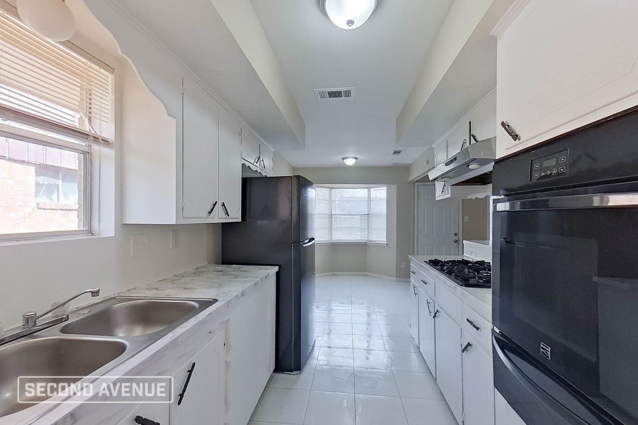 9702 Hillis St - Photo 2 of 26