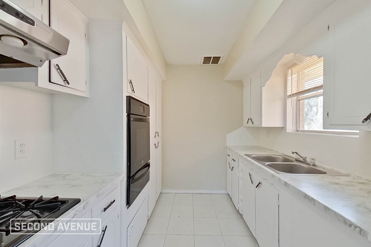 9702 Hillis St - Photo 4 of 26