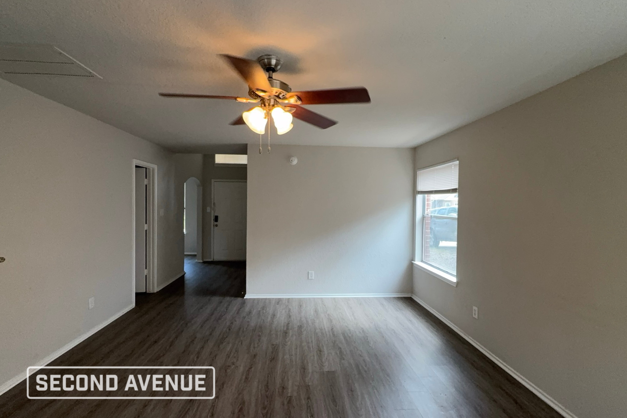 2711 Shawna Lyn Dr - Photo 3 of 18