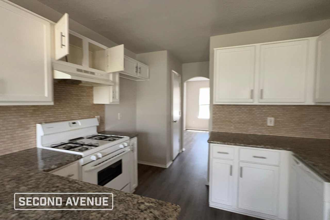 2711 Shawna Lyn Dr - Photo 5 of 18