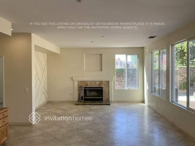 15418 Rochelle St - Photo 2 of 18