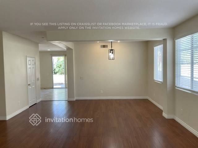 15418 Rochelle St - Photo 7 of 18