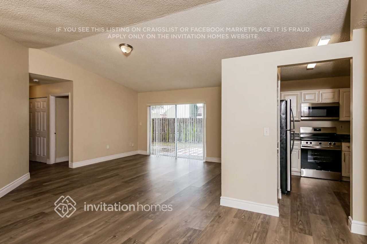 6572 Nw 197th Ln - Photo 6 of 17