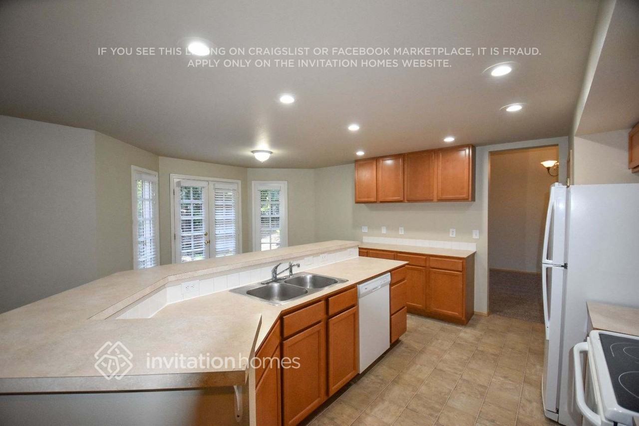 12910 109th Street Ct E - Photo 6 of 16