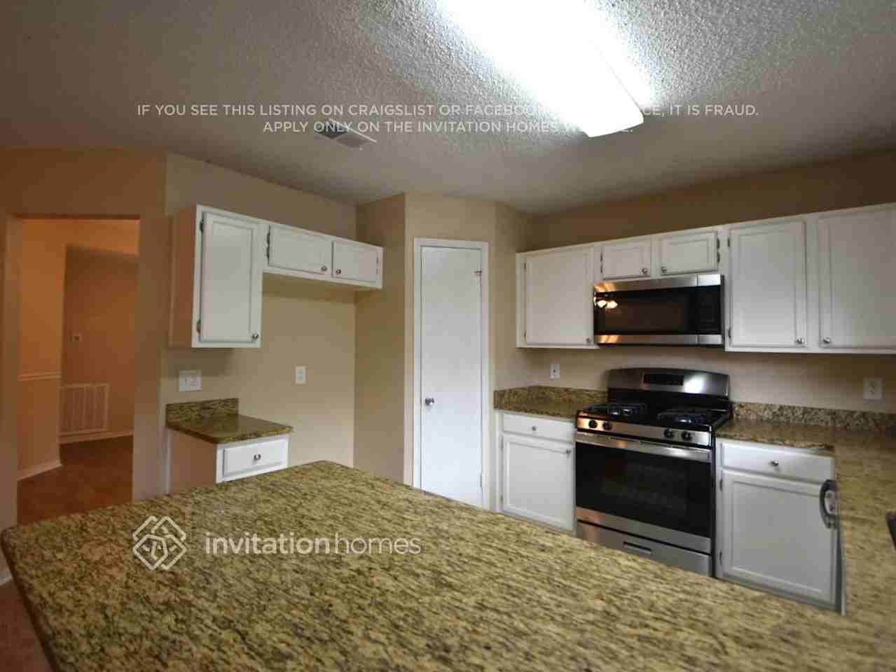 18083 Glenledi Dr - Photo 4 of 15