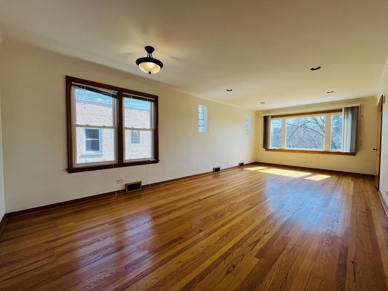 5504 W Sunnyside Ave Unit 2 - Photo 2 of 18