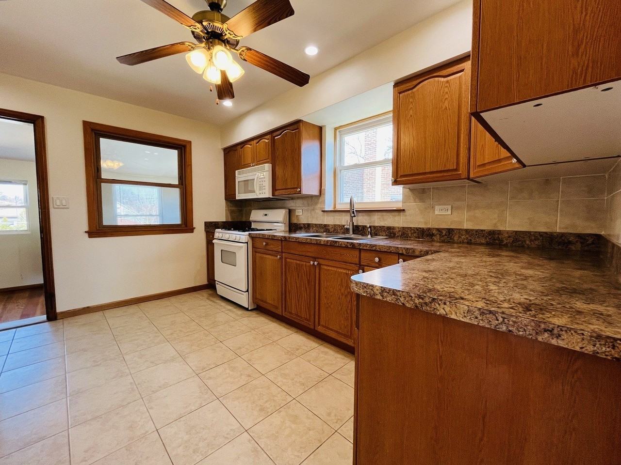 5504 W Sunnyside Ave Unit 2 - Photo 6 of 18