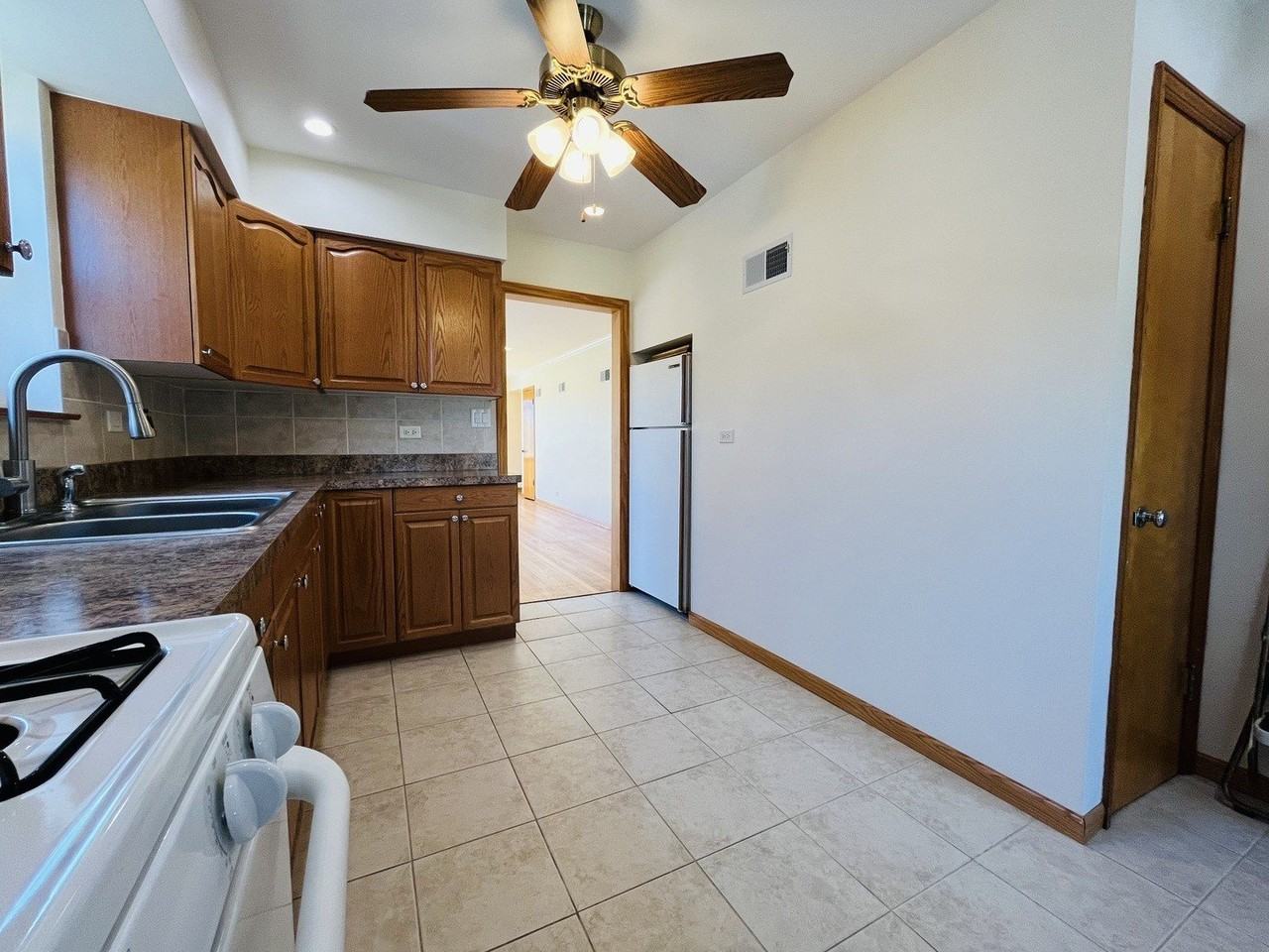 5504 W Sunnyside Ave Unit 2 - Photo 7 of 18