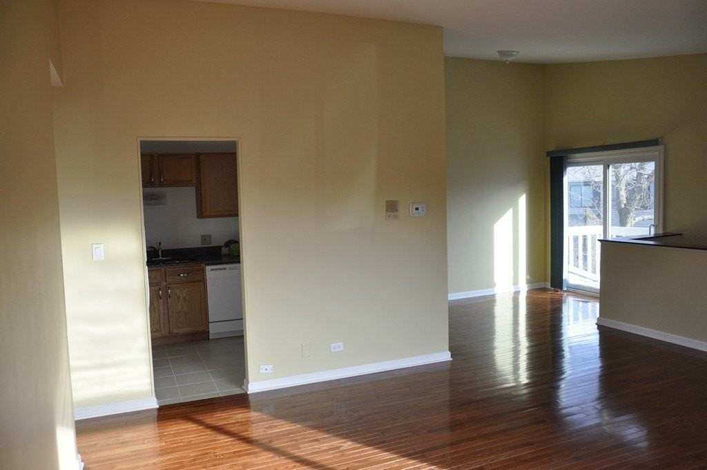 415 Harrison Ct Unit 415 - Photo 3 of 9