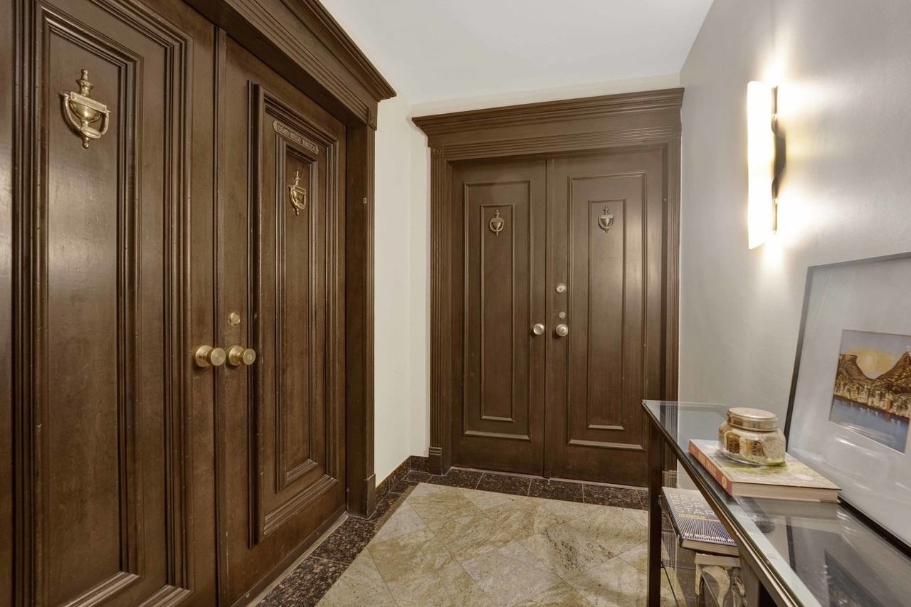 1 E Schiller St Apt 12a - Photo 4 of 16