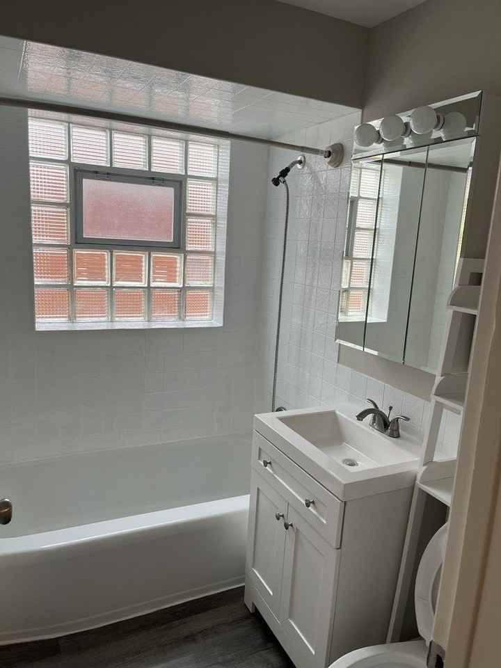 2239 S 17th Ave Unit 2 - Photo 4 of 13