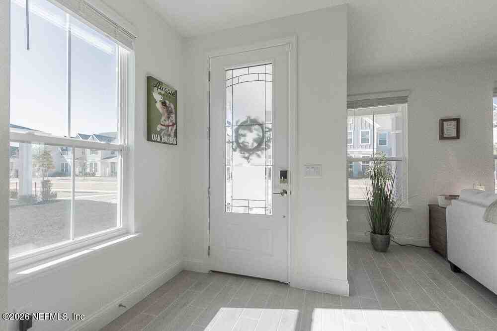 70 Tyson Ct - Photo 3 of 40