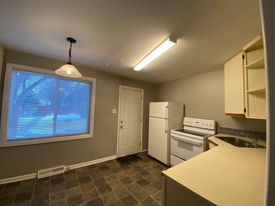 398 Rue Desautels - Photo 5 of 12