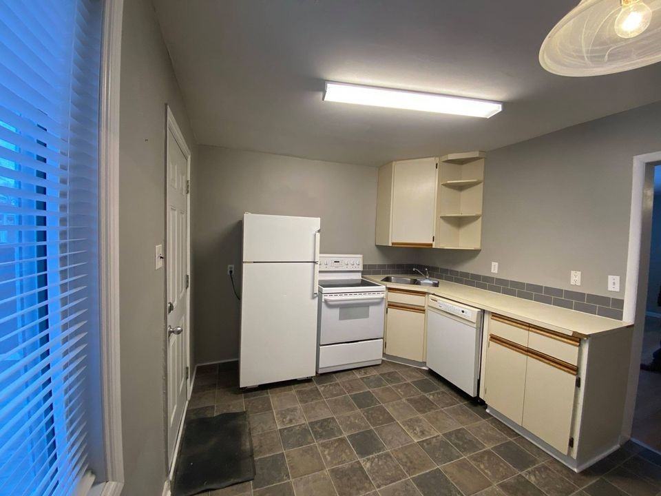 398 Rue Desautels - Photo 6 of 12