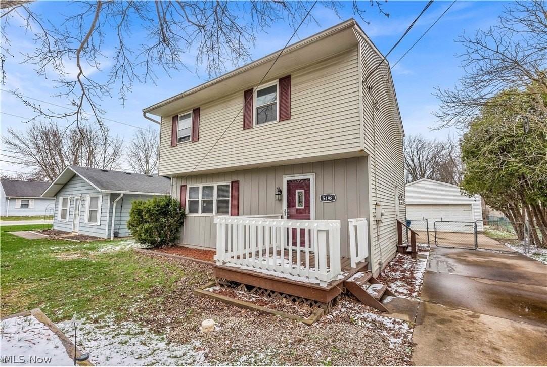 5498 Broad Blvd - Photo 2 of 32