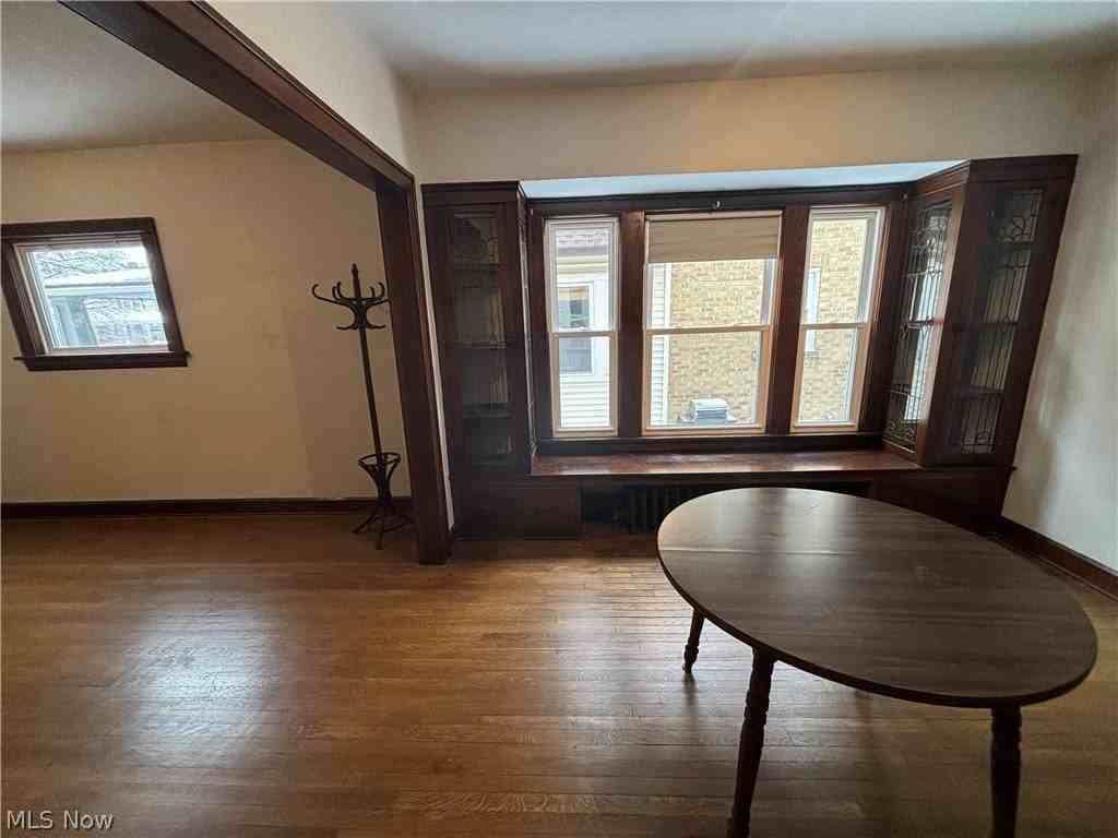 1671 Lincoln Ave - Photo 4 of 15