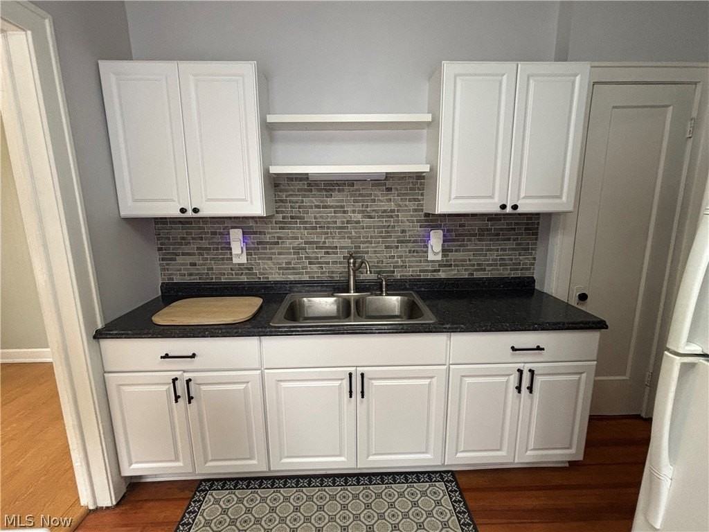 1671 Lincoln Ave - Photo 6 of 15