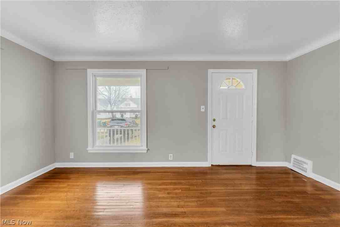 21303 Kenyon Dr - Photo 4 of 28
