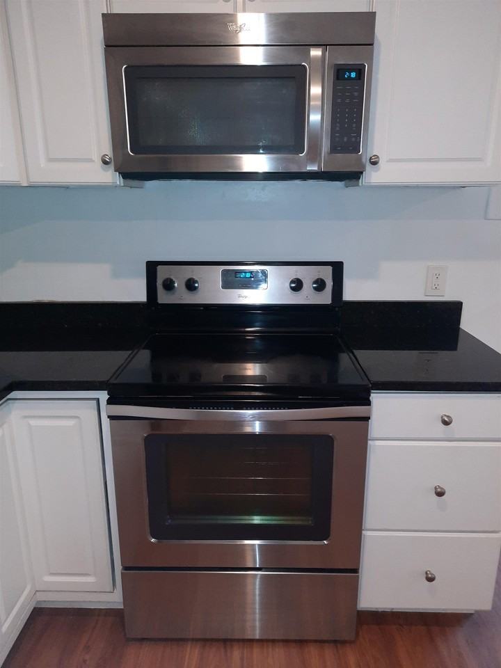 7 Autumn Leaf Dr #3 - Photo 4 of 19