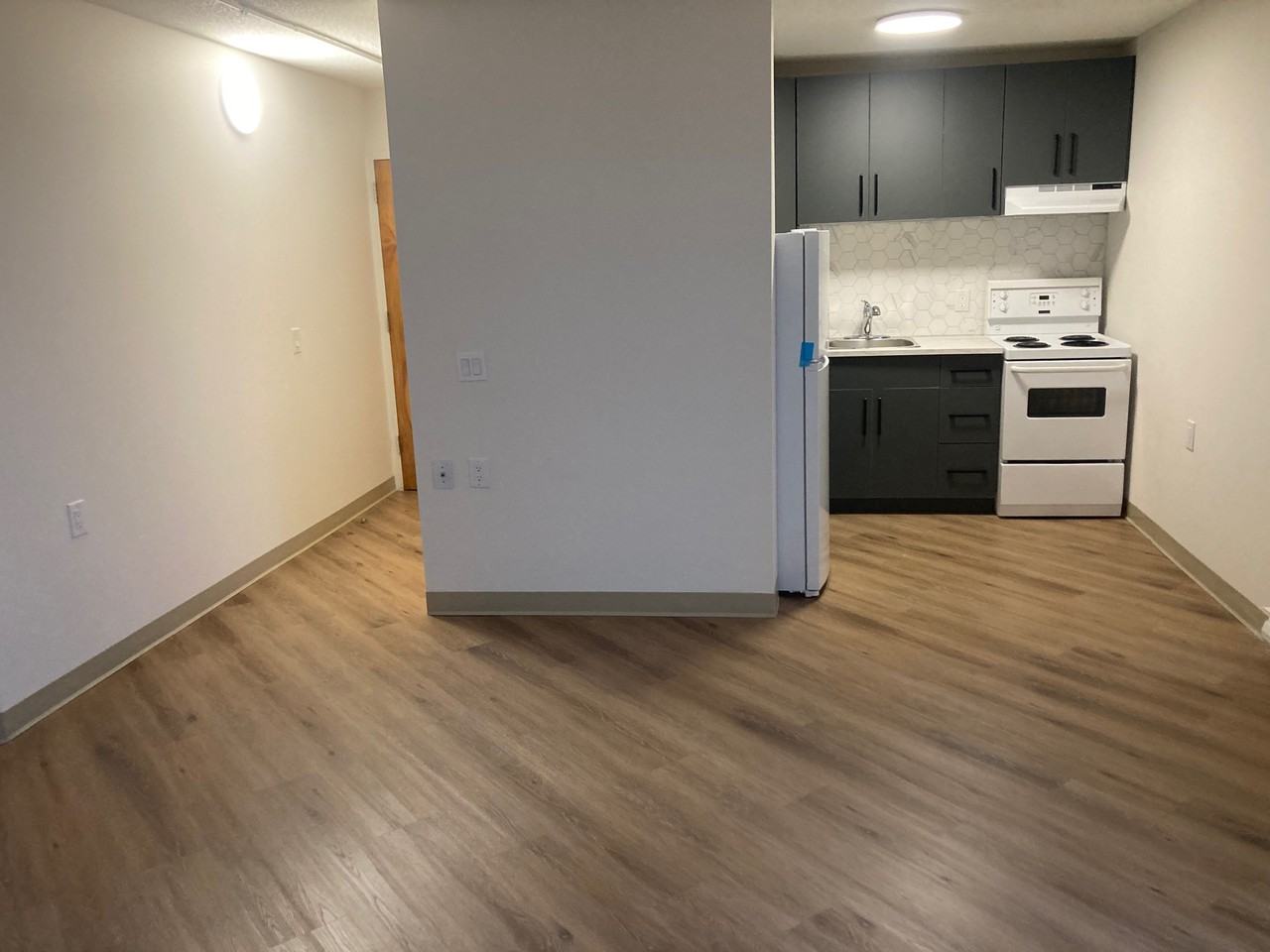 Sek On Toi Senior 55+ Apartments - Photo 2 of 27