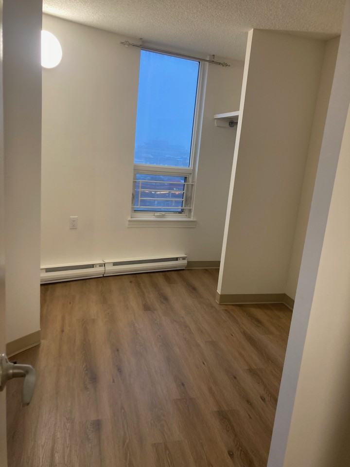 Sek On Toi Senior 55+ Apartments - Photo 3 of 27