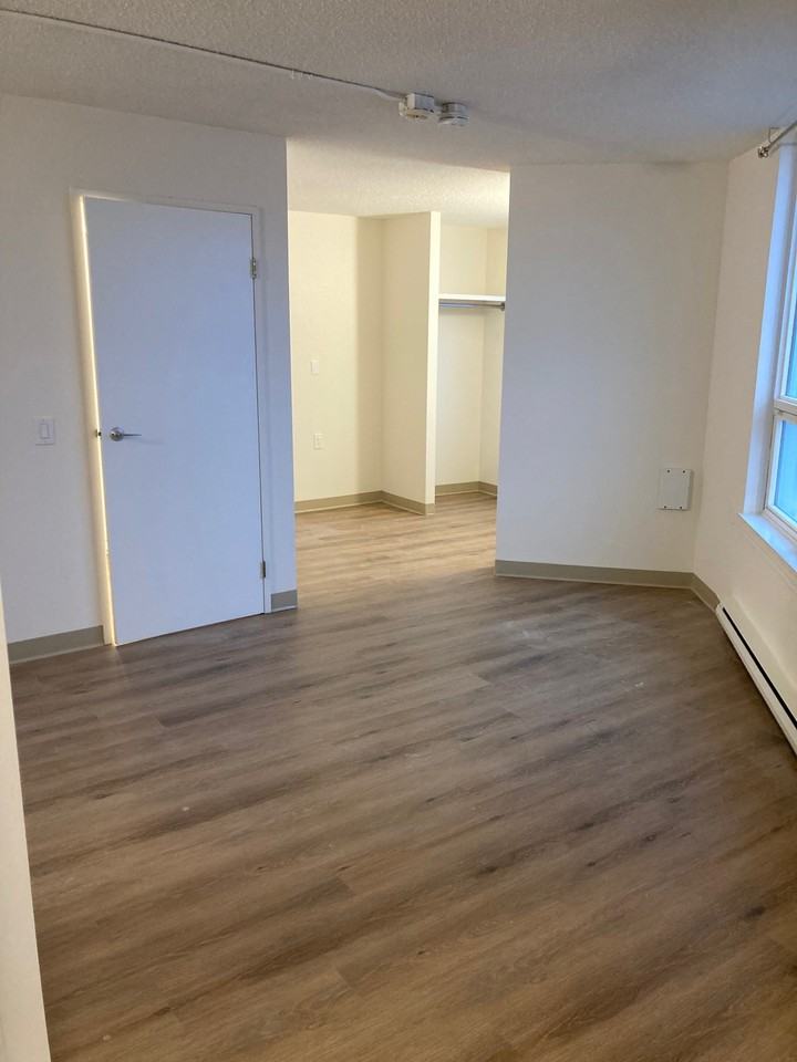 Sek On Toi Senior 55+ Apartments - Photo 5 of 27