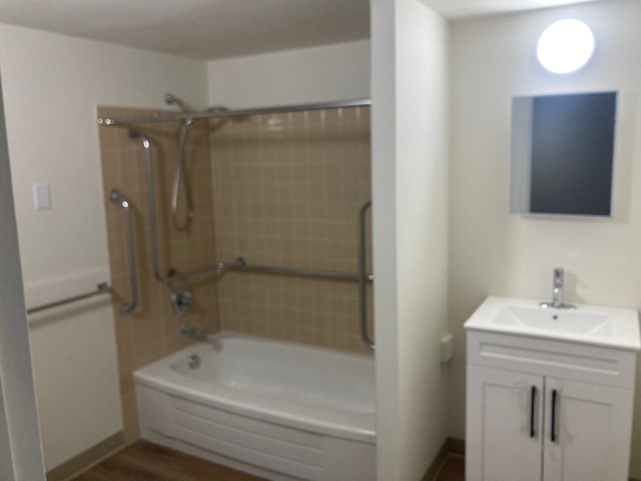 Sek On Toi Senior 55+ Apartments - Photo 6 of 27